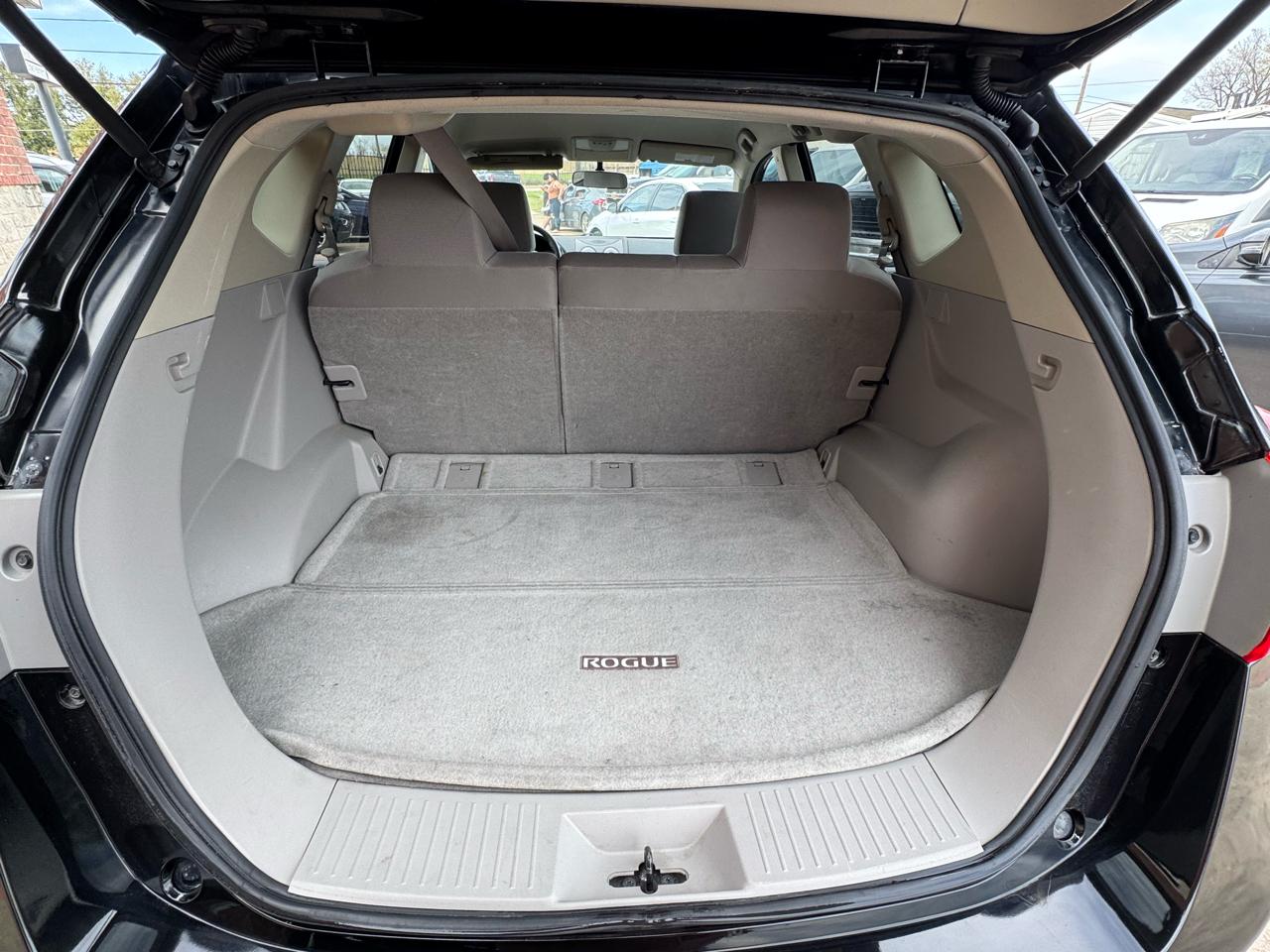 Nissan Rogue S AWD 2011