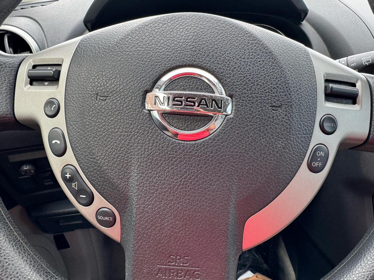 Nissan Rogue S AWD 2011