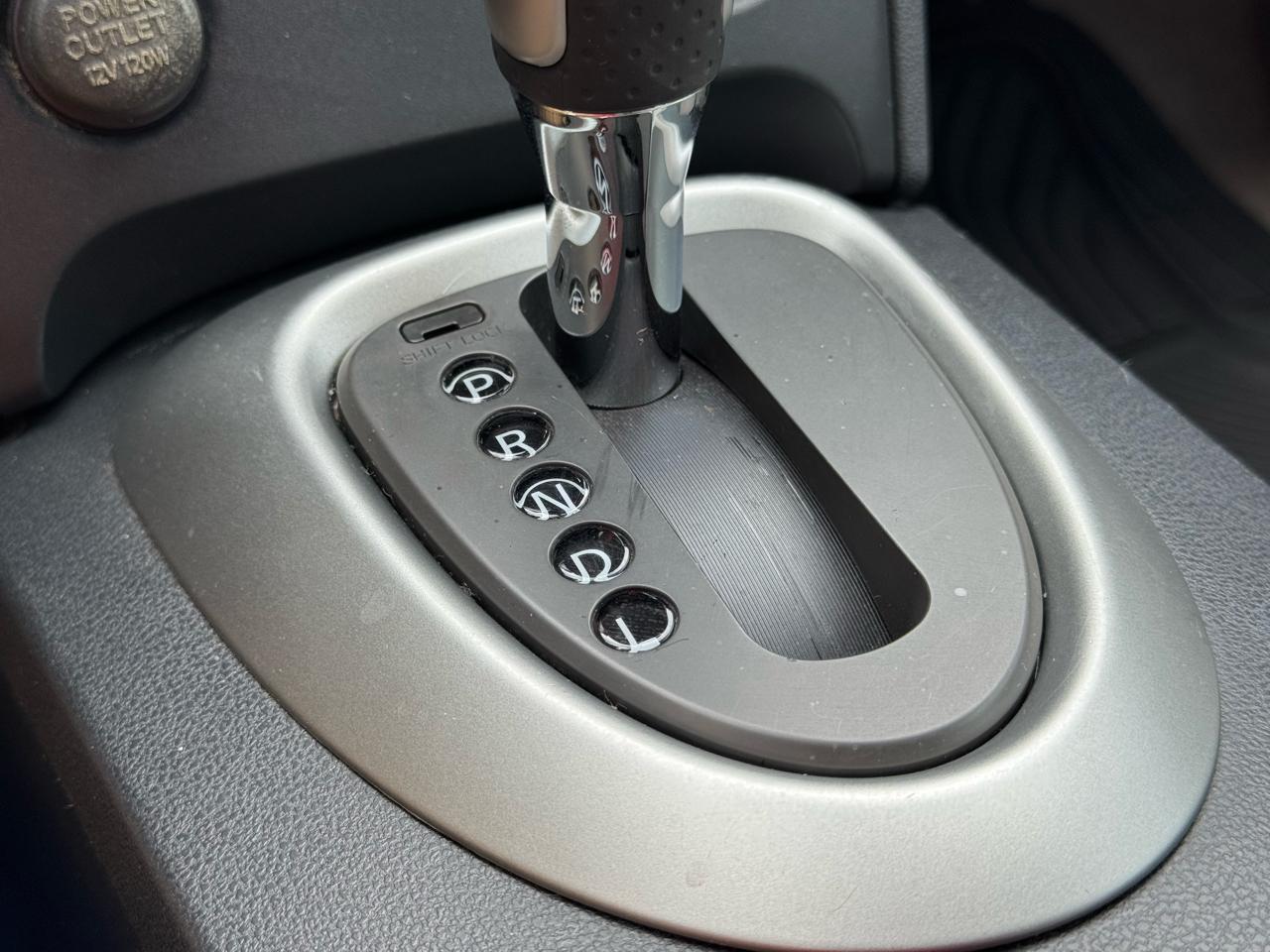 Nissan Rogue S AWD 2011