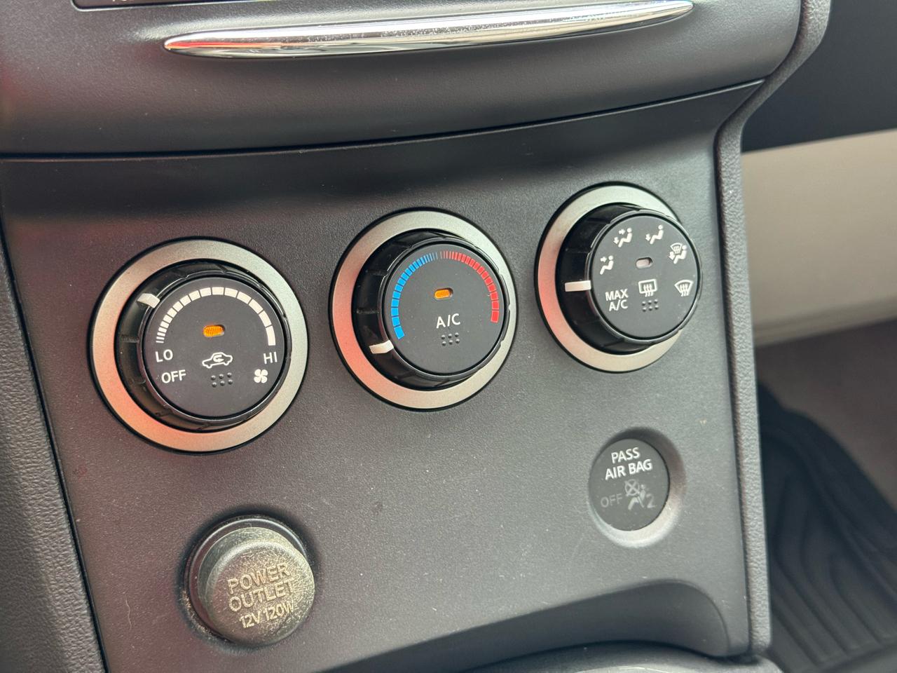 Nissan Rogue S AWD 2011