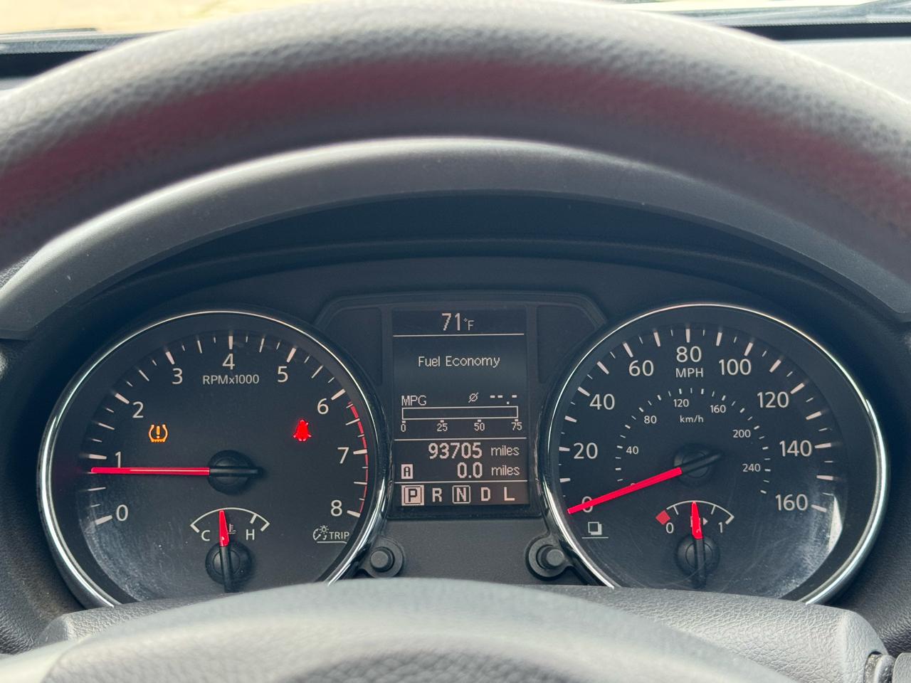 Nissan Rogue S AWD 2011