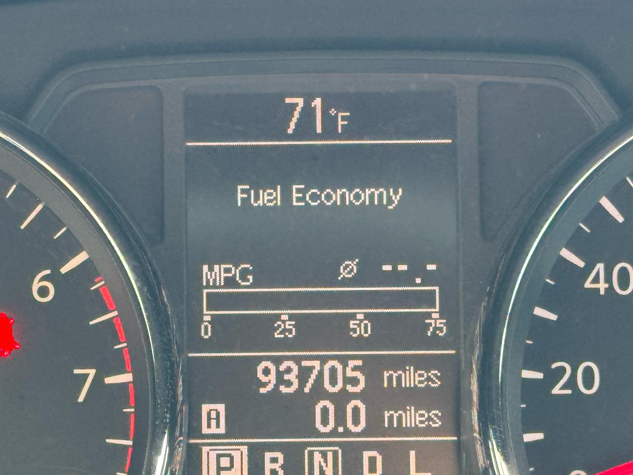 Nissan Rogue S AWD 2011