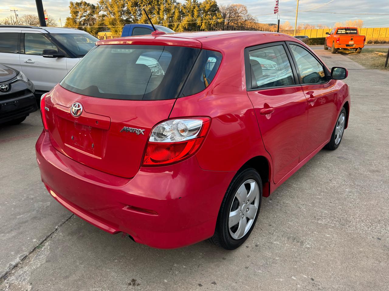 Toyota Matrix Base 4-Speed AT 2010