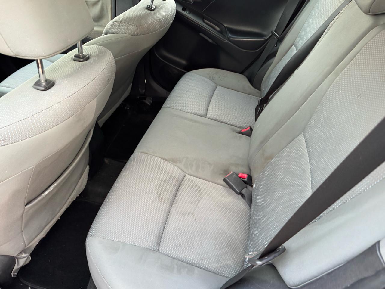 Toyota Matrix Base 4-Speed AT 2010