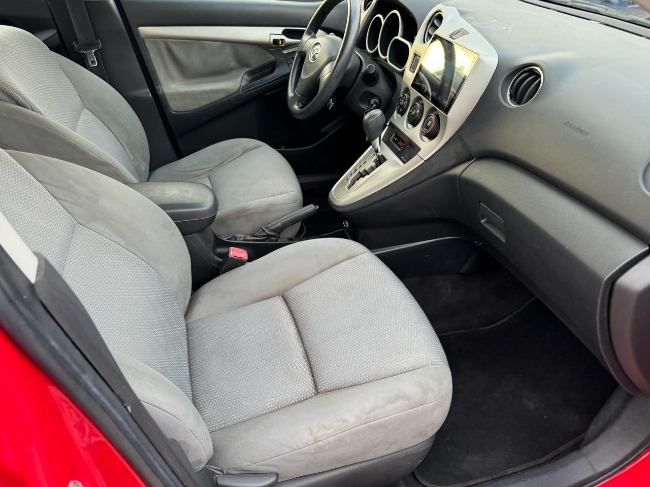 Toyota Matrix Base 4-Speed AT 2010