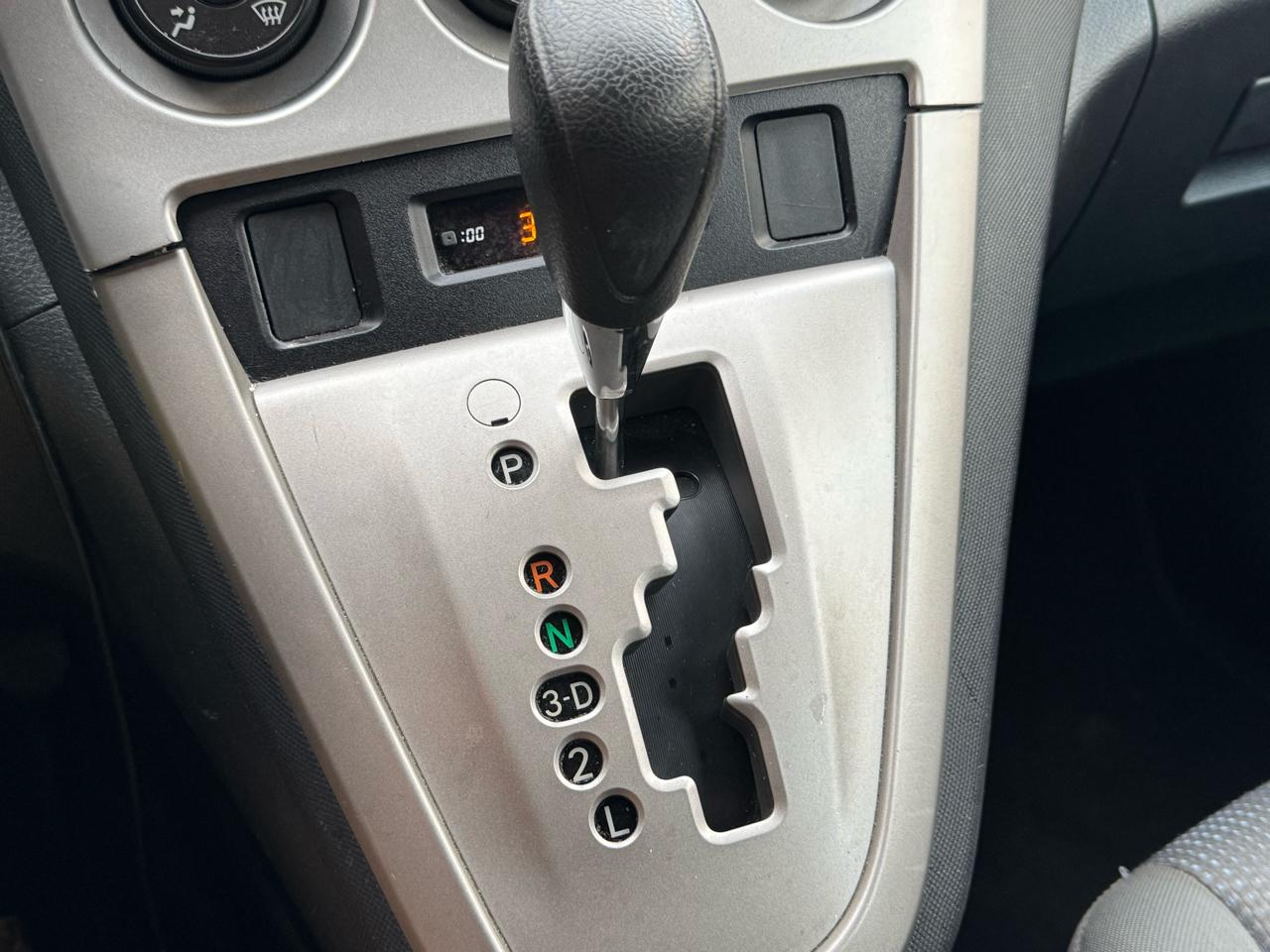 Toyota Matrix Base 4-Speed AT 2010