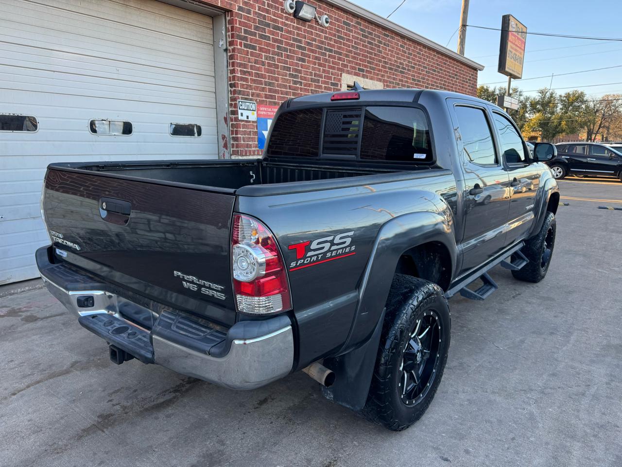 Toyota Tacoma PreRunner Double Cab V6 5AT 2WD 2015