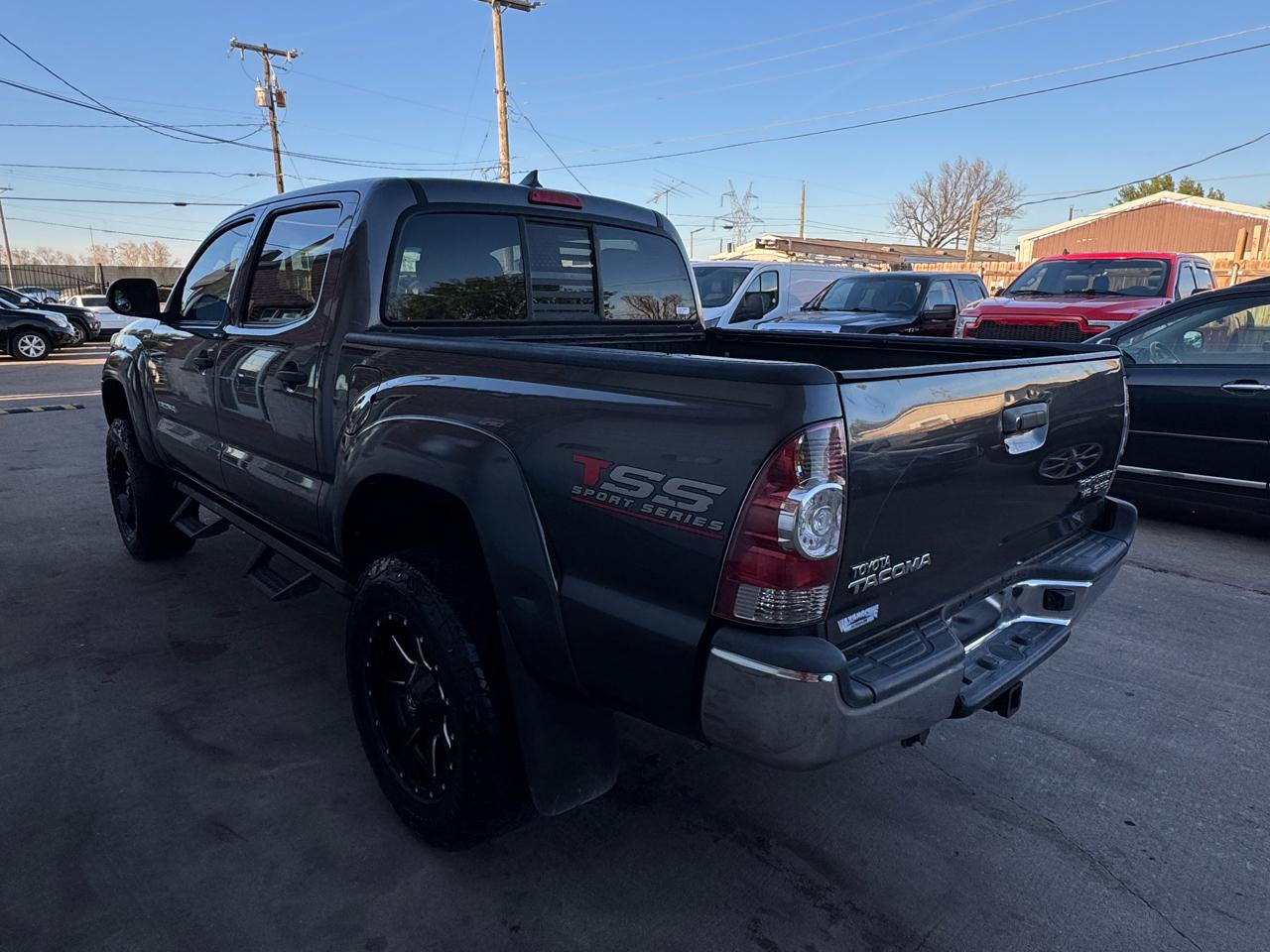 Toyota Tacoma PreRunner Double Cab V6 5AT 2WD 2015