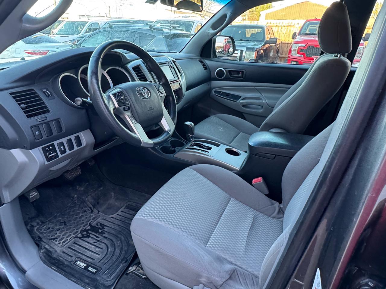 Toyota Tacoma PreRunner Double Cab V6 5AT 2WD 2015