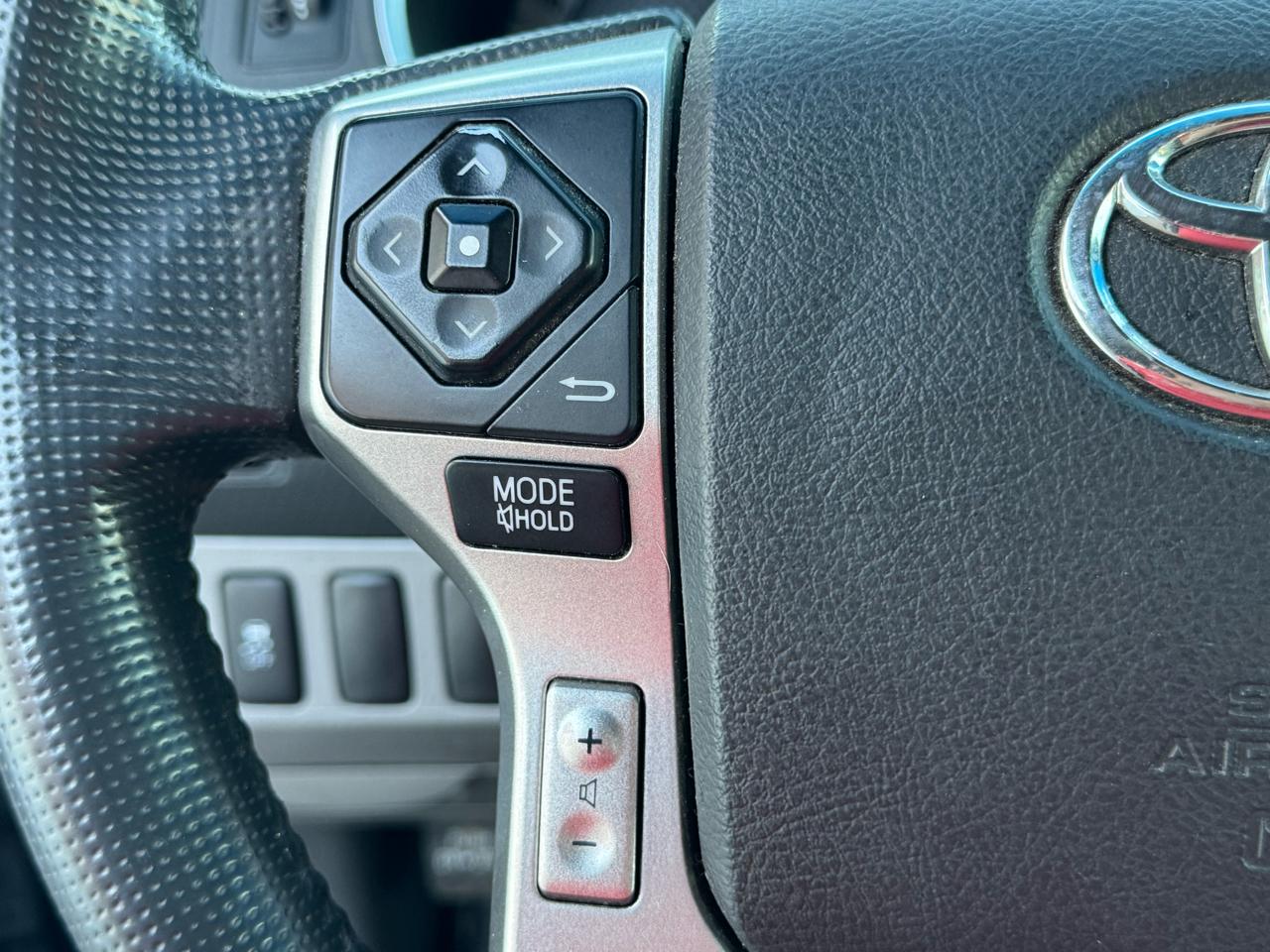 Toyota Tacoma PreRunner Double Cab V6 5AT 2WD 2015