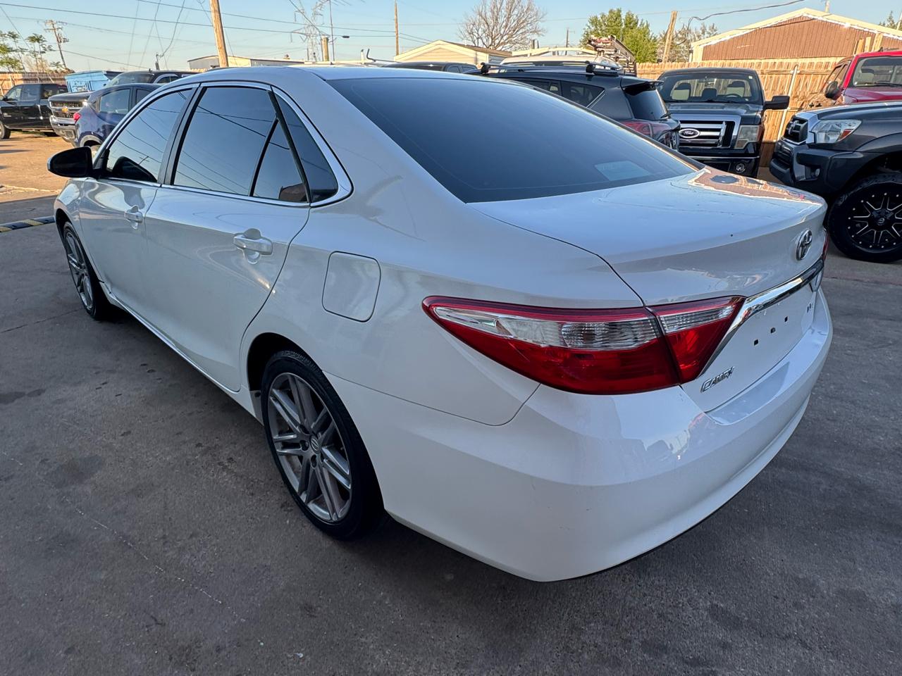 Toyota Camry SE 2015