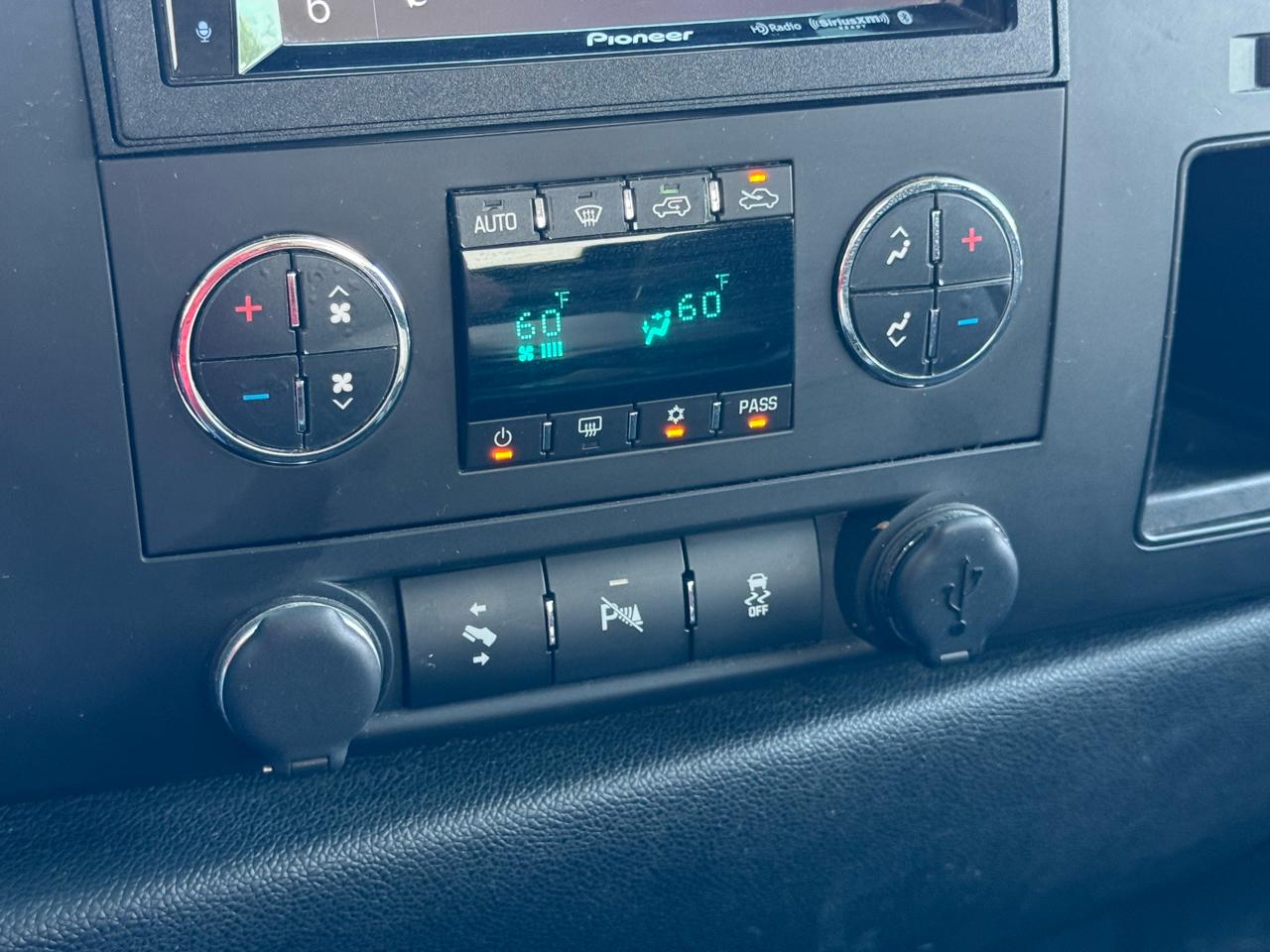 Chevrolet Silverado 1500 LT Crew Cab 2WD 2012