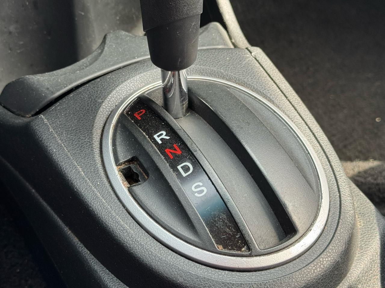 Honda Fit Sport 5-Speed AT 2012