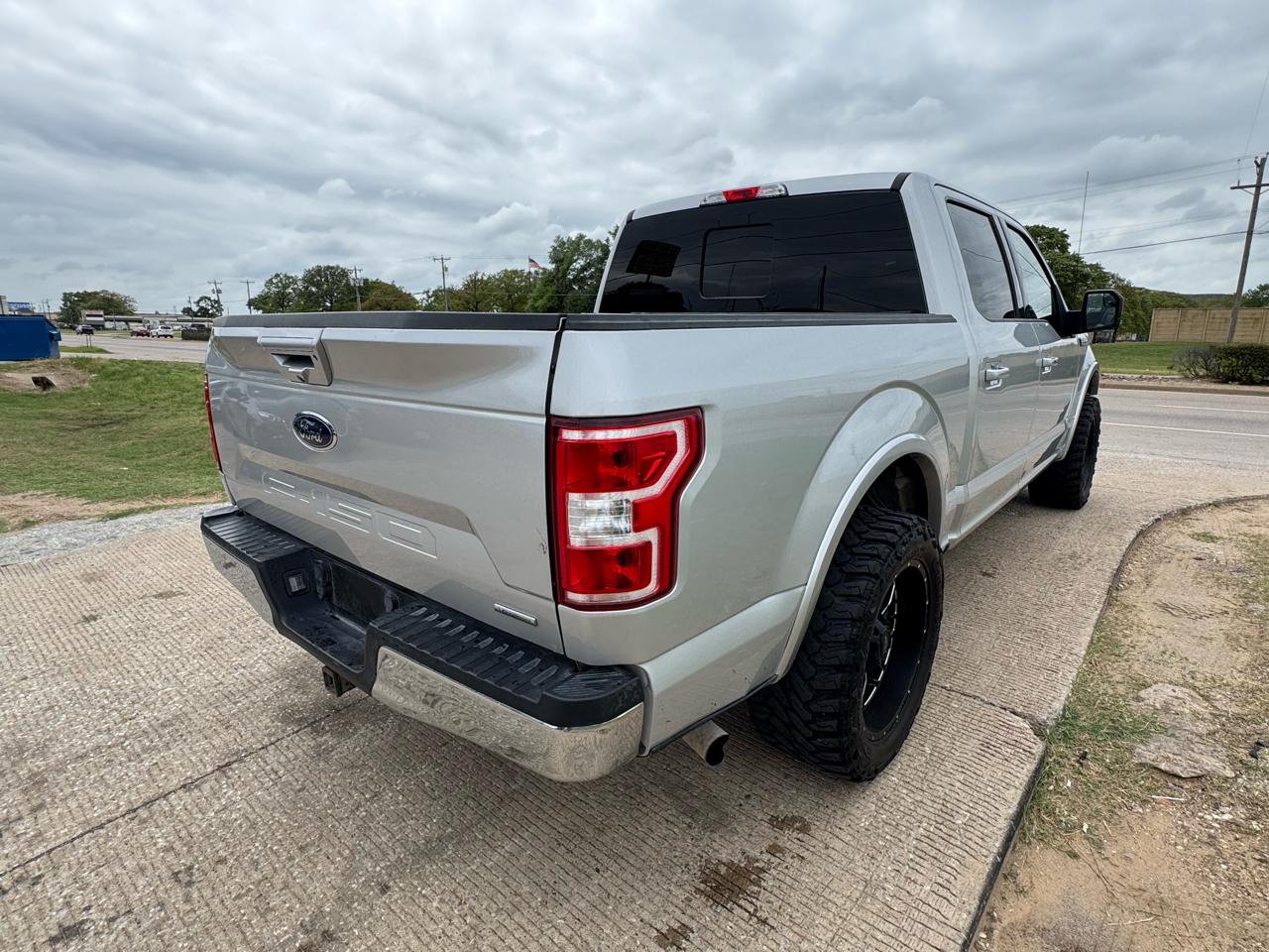 Ford F-150 2WD SuperCrew 145" Lariat Limited 2019