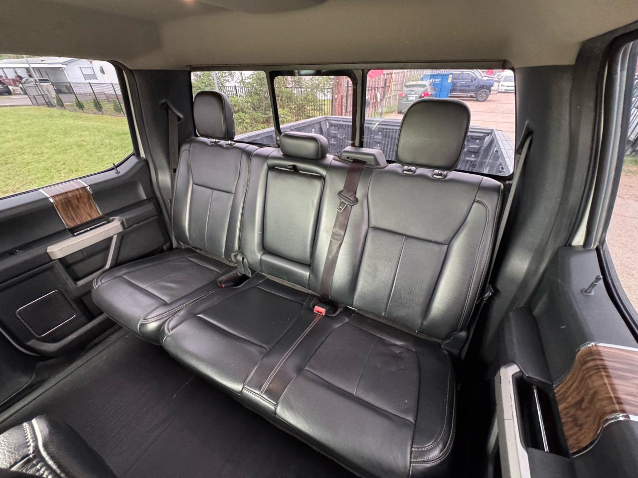 Ford F-150 2WD SuperCrew 145" Lariat Limited 2019