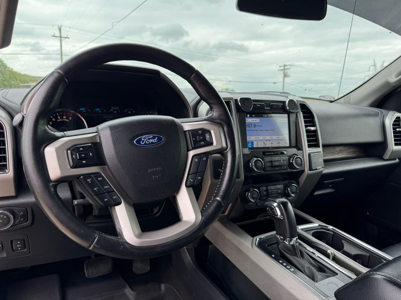 Ford F-150 2WD SuperCrew 145" Lariat Limited 2019