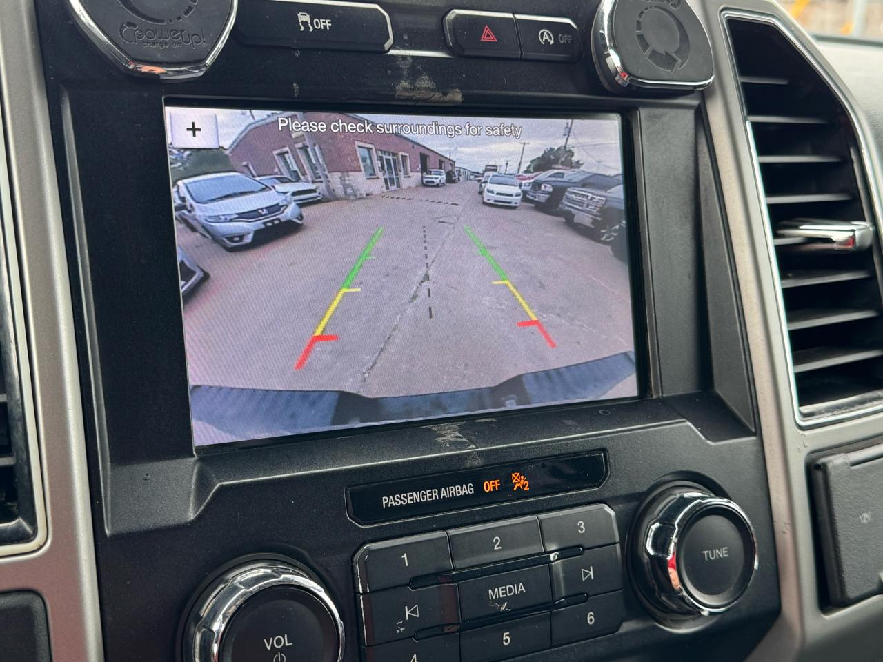 Ford F-150 2WD SuperCrew 145" Lariat Limited 2019