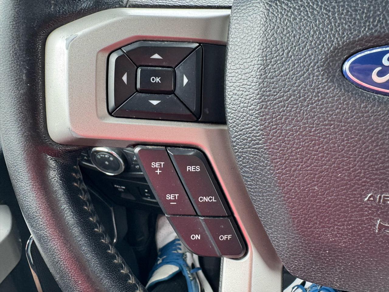 Ford F-150 2WD SuperCrew 145" Lariat Limited 2019