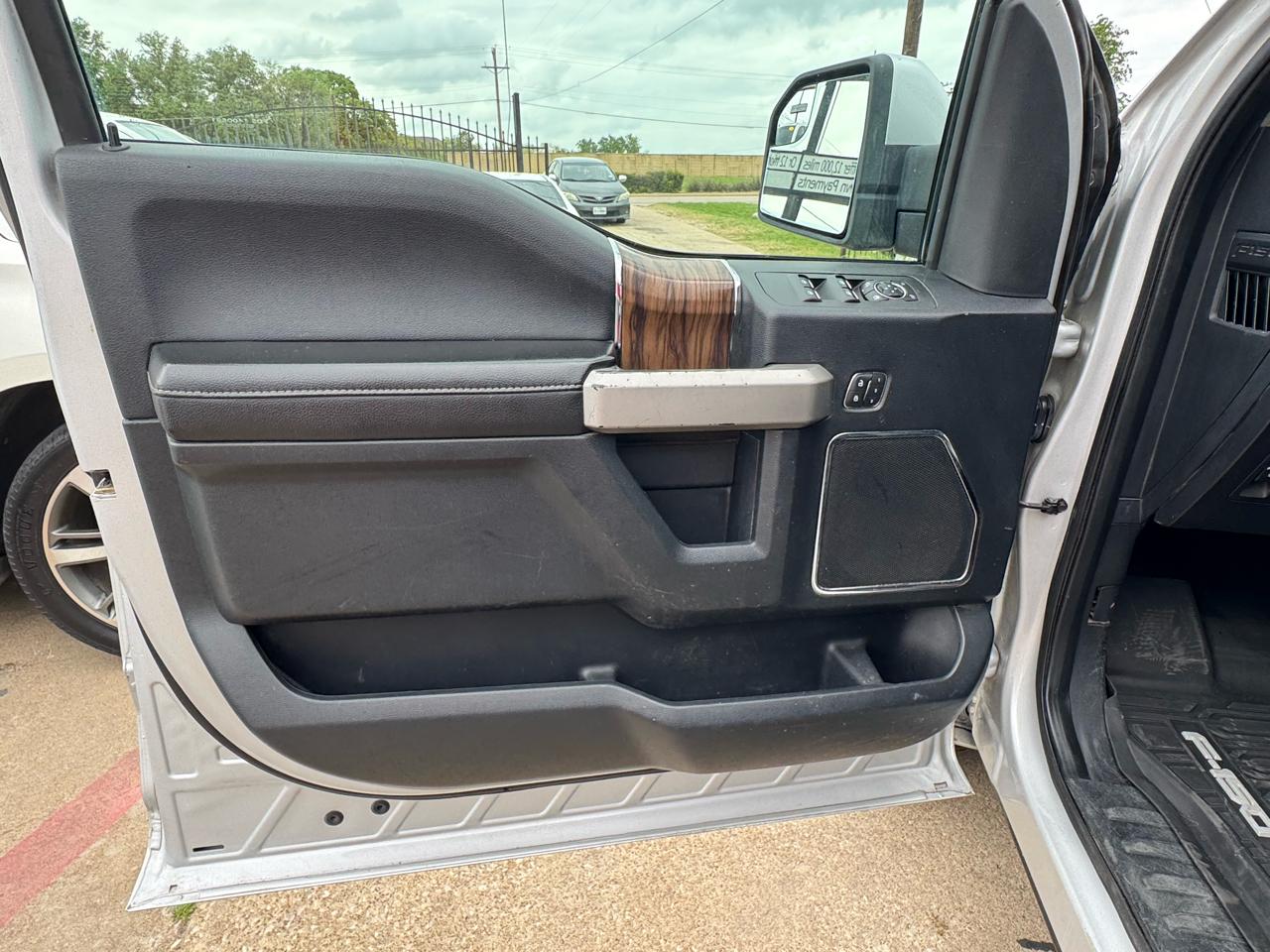 Ford F-150 2WD SuperCrew 145" Lariat Limited 2019