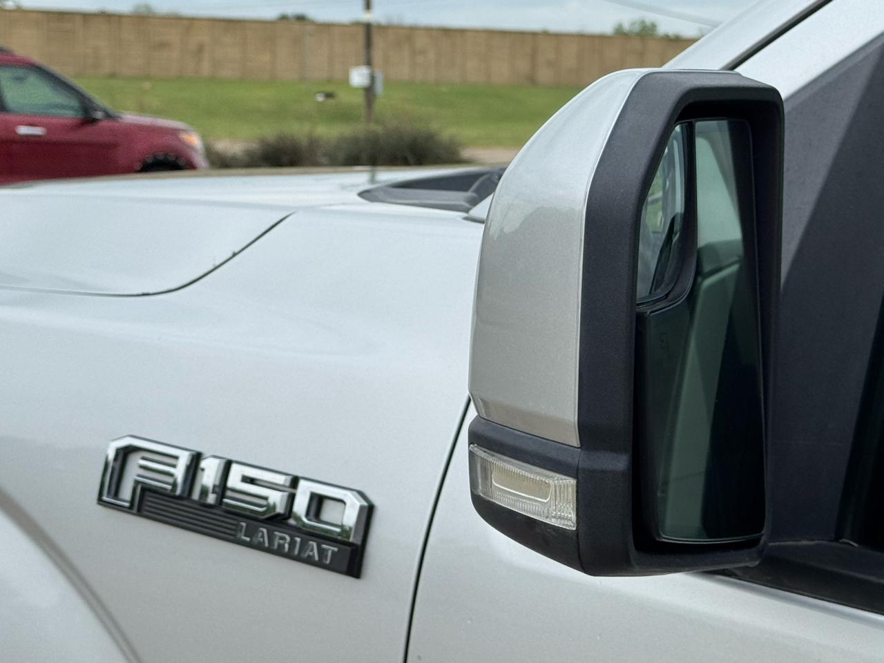 Ford F-150 2WD SuperCrew 145" Lariat Limited 2019