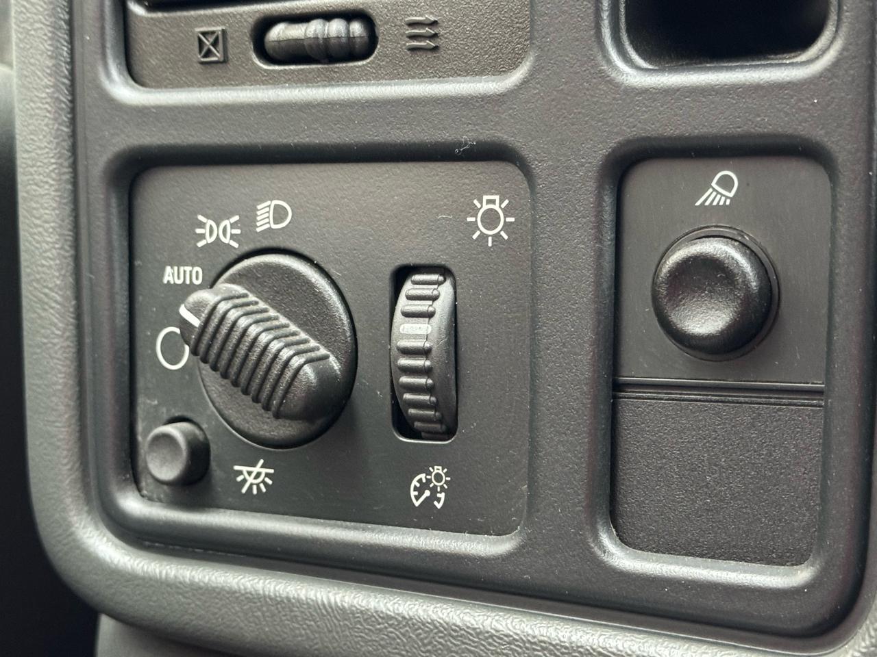 GMC Sierra 1500 Long Bed 2WD 2005