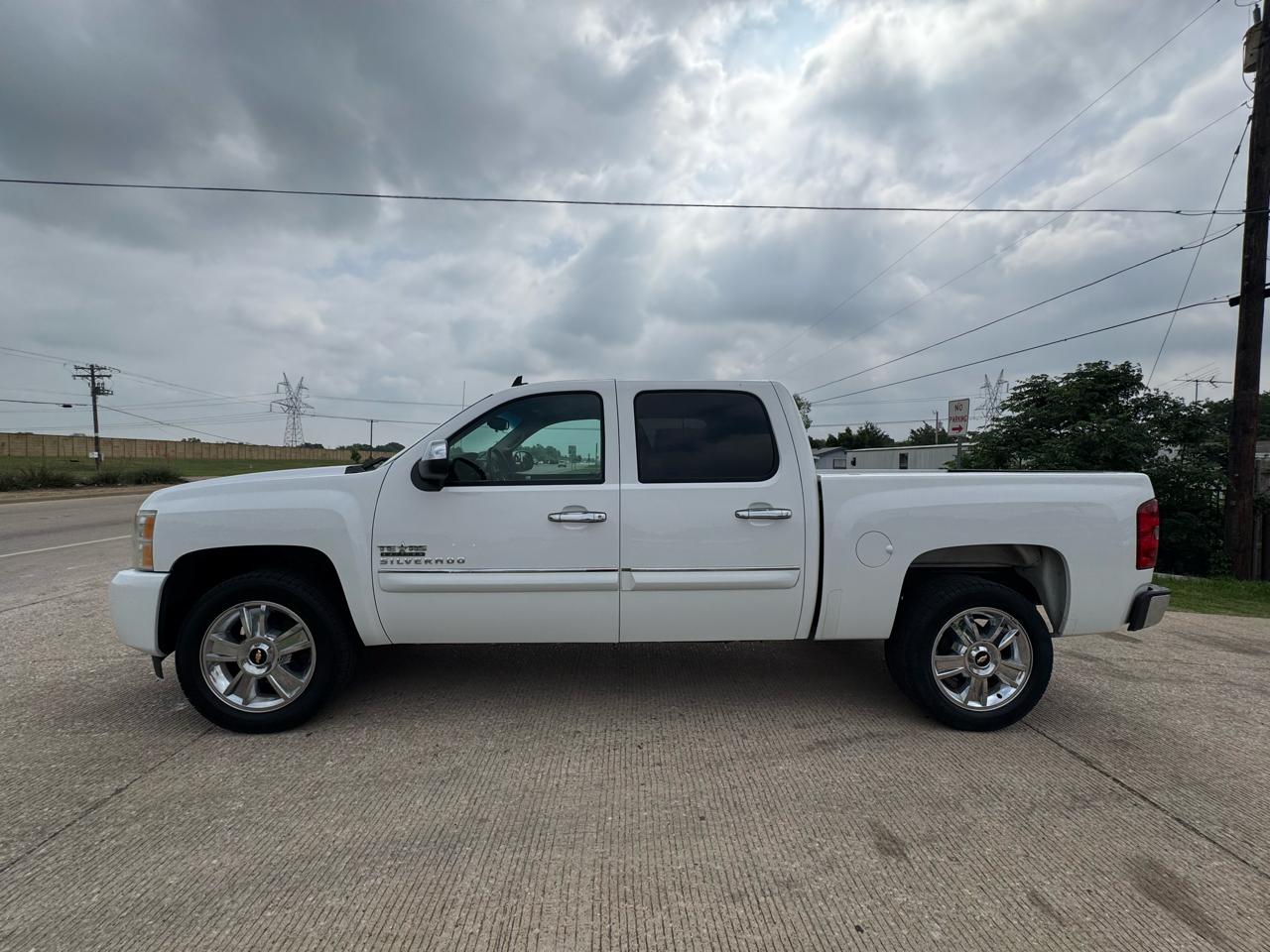 Chevrolet Silverado 1500 LT Crew Cab 2WD 2011