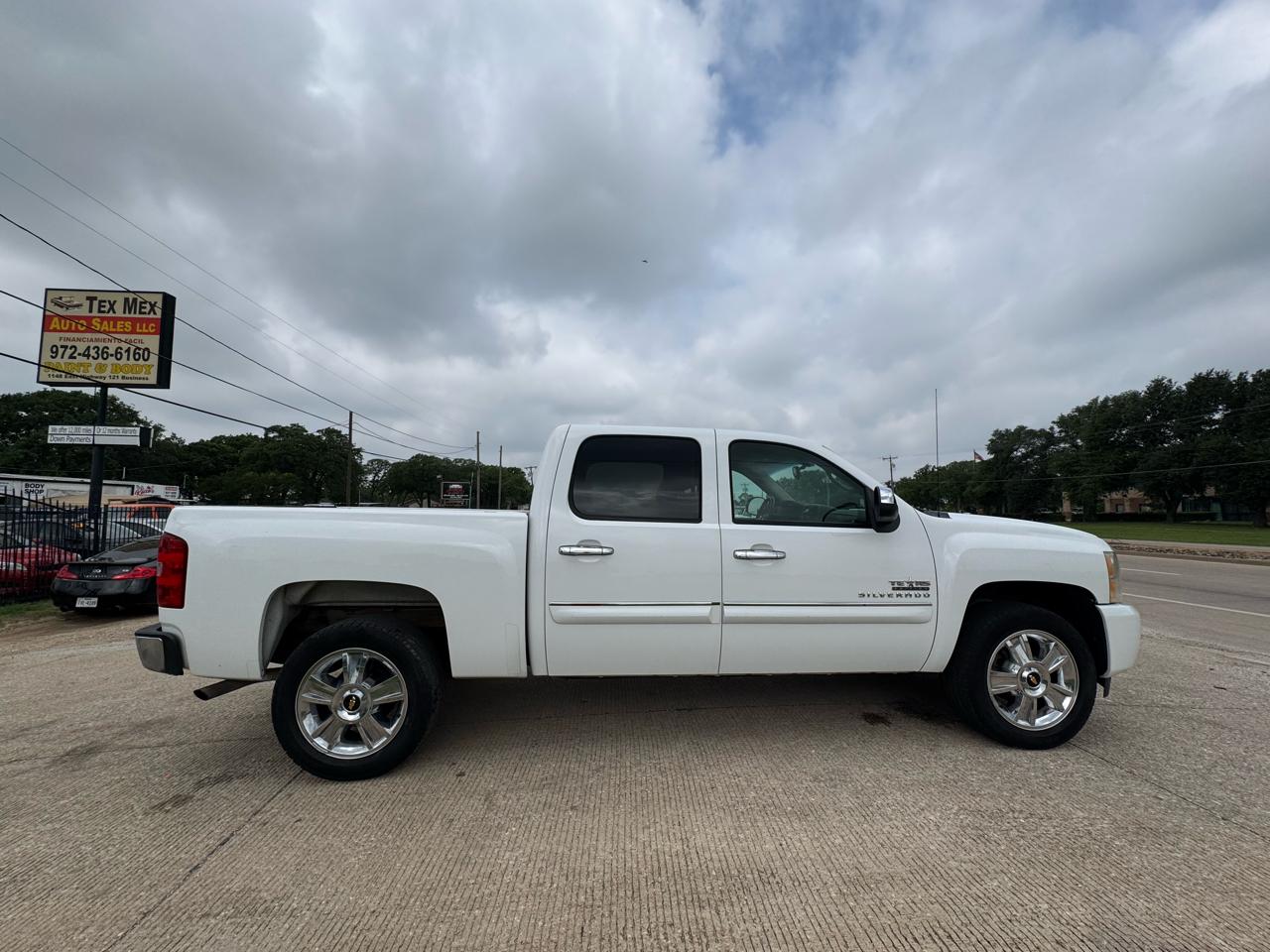 Chevrolet Silverado 1500 LT Crew Cab 2WD 2011