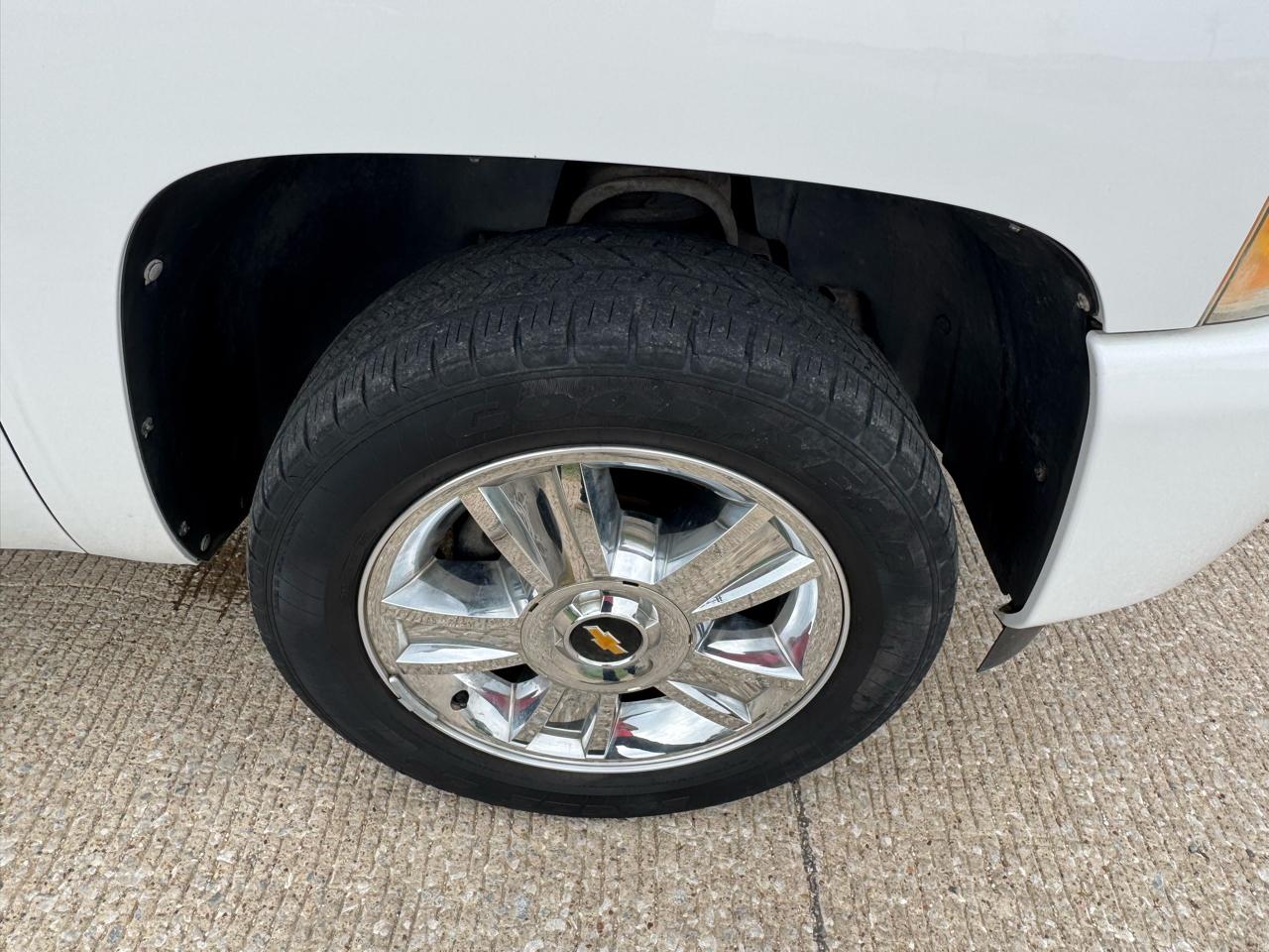 Chevrolet Silverado 1500 LT Crew Cab 2WD 2011