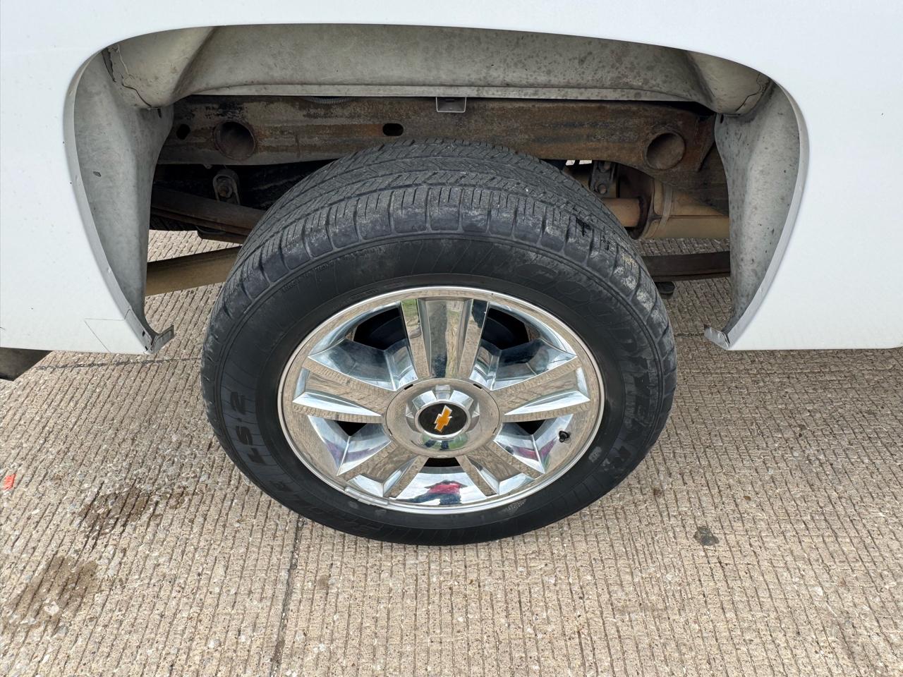 Chevrolet Silverado 1500 LT Crew Cab 2WD 2011