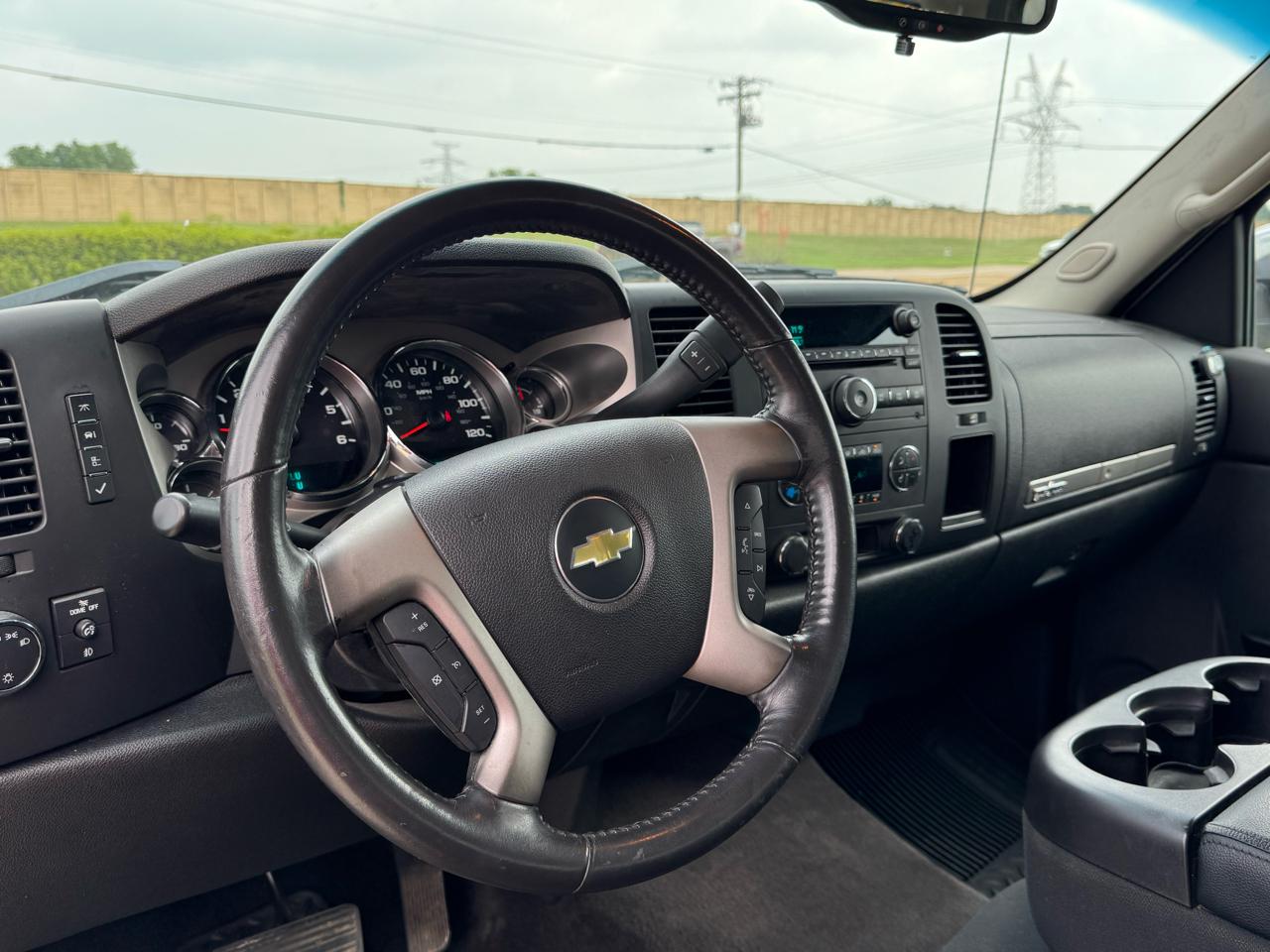 Chevrolet Silverado 1500 LT Crew Cab 2WD 2011