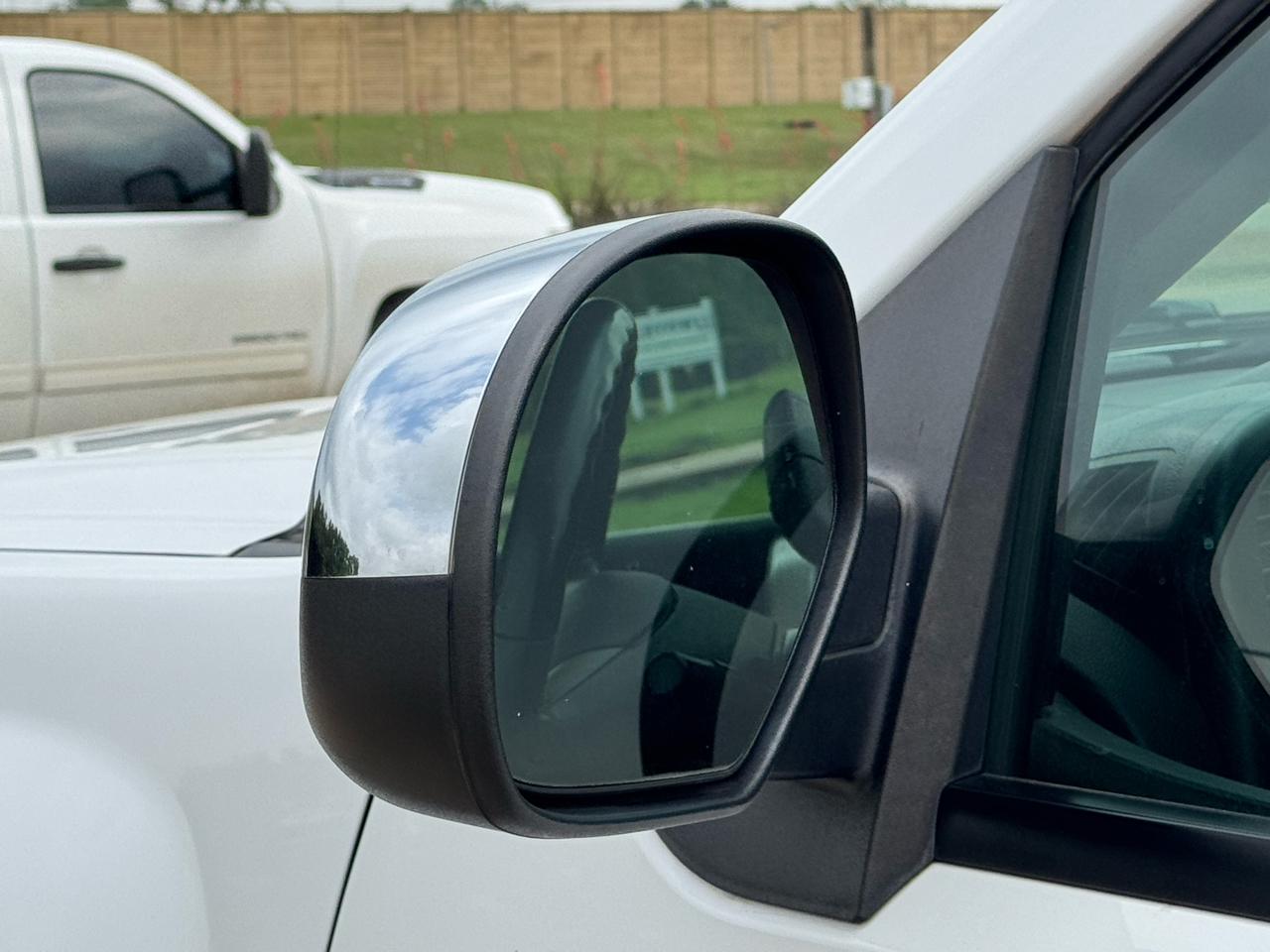 Chevrolet Silverado 1500 LT Crew Cab 2WD 2011