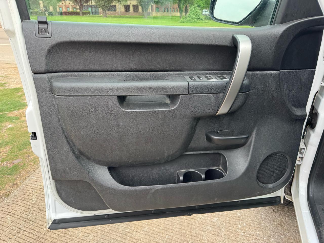 Chevrolet Silverado 1500 LT Crew Cab 2WD 2011