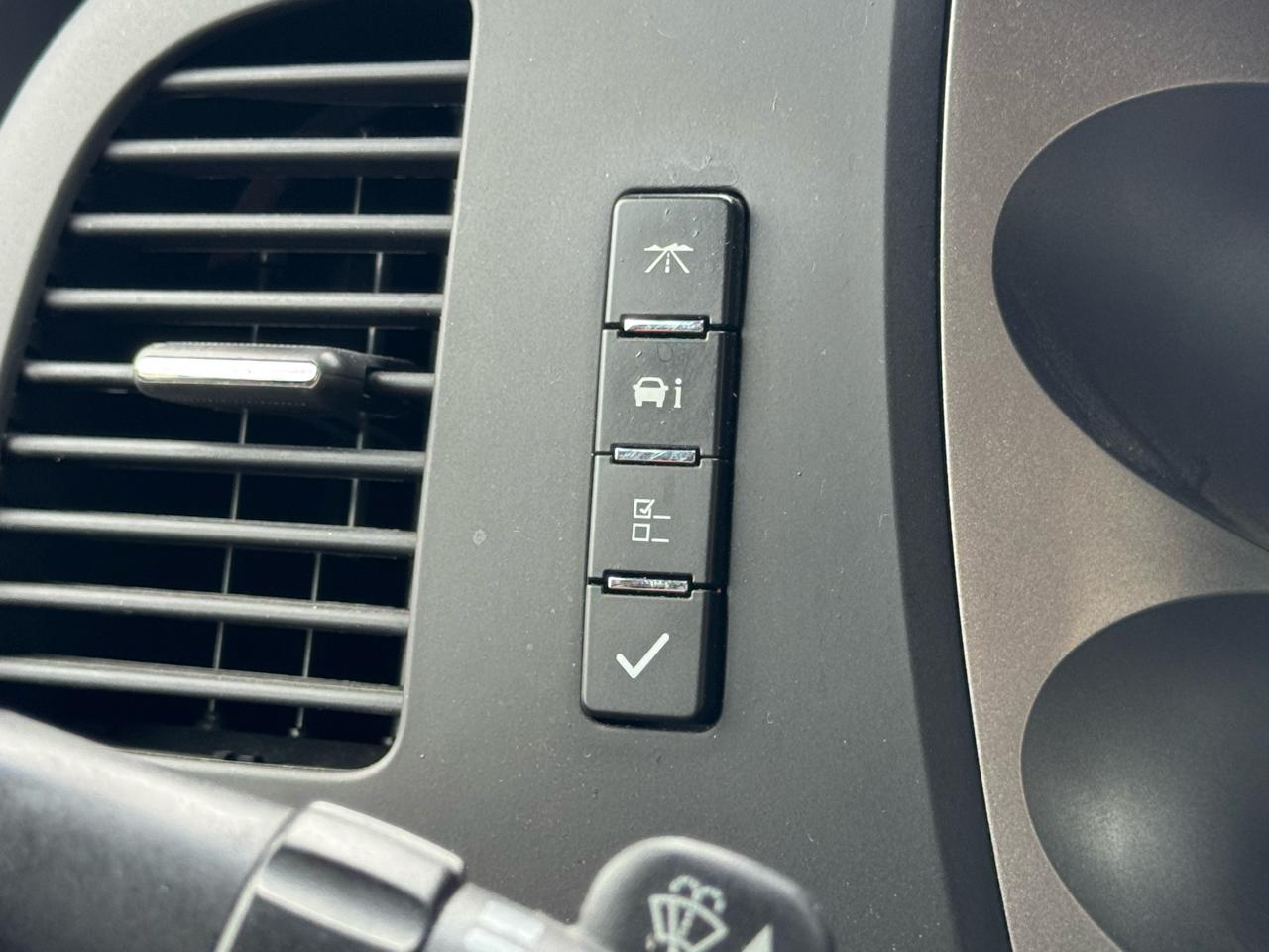 Chevrolet Silverado 1500 LT Crew Cab 2WD 2011