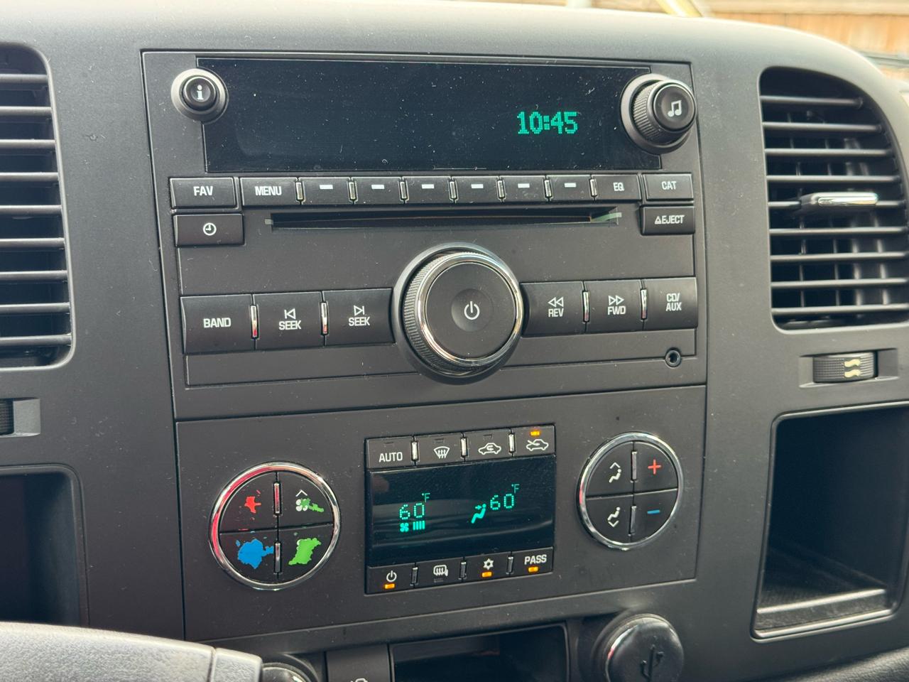 Chevrolet Silverado 1500 LT Crew Cab 2WD 2011