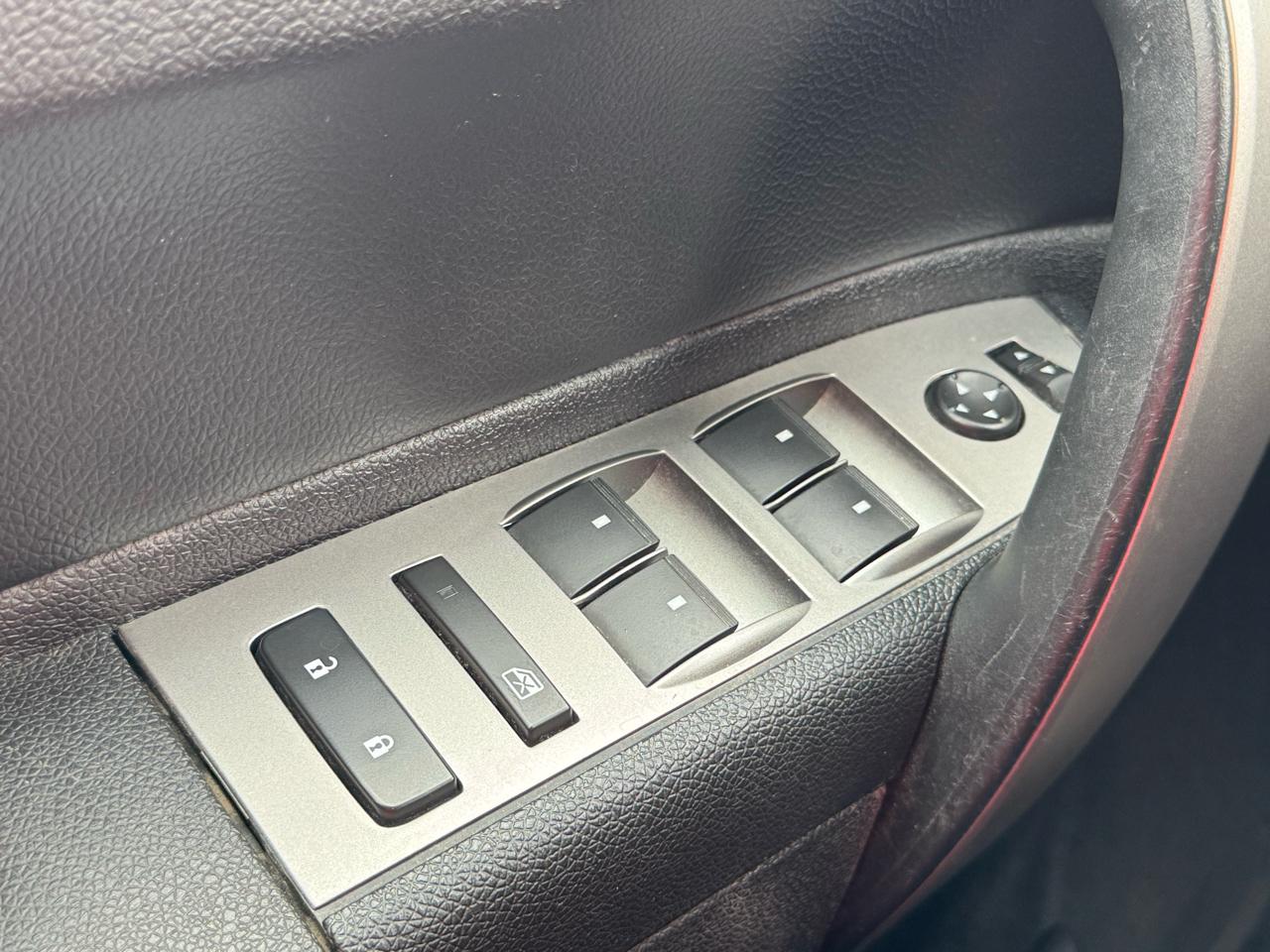 Chevrolet Silverado 1500 LT Crew Cab 2WD 2011