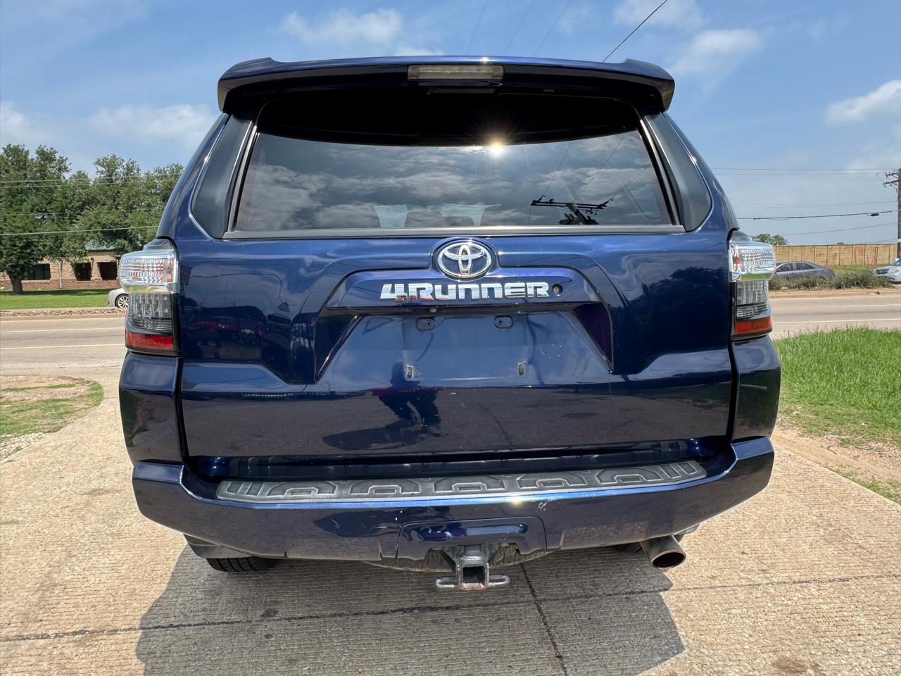 Toyota 4Runner SR5 2WD 2014