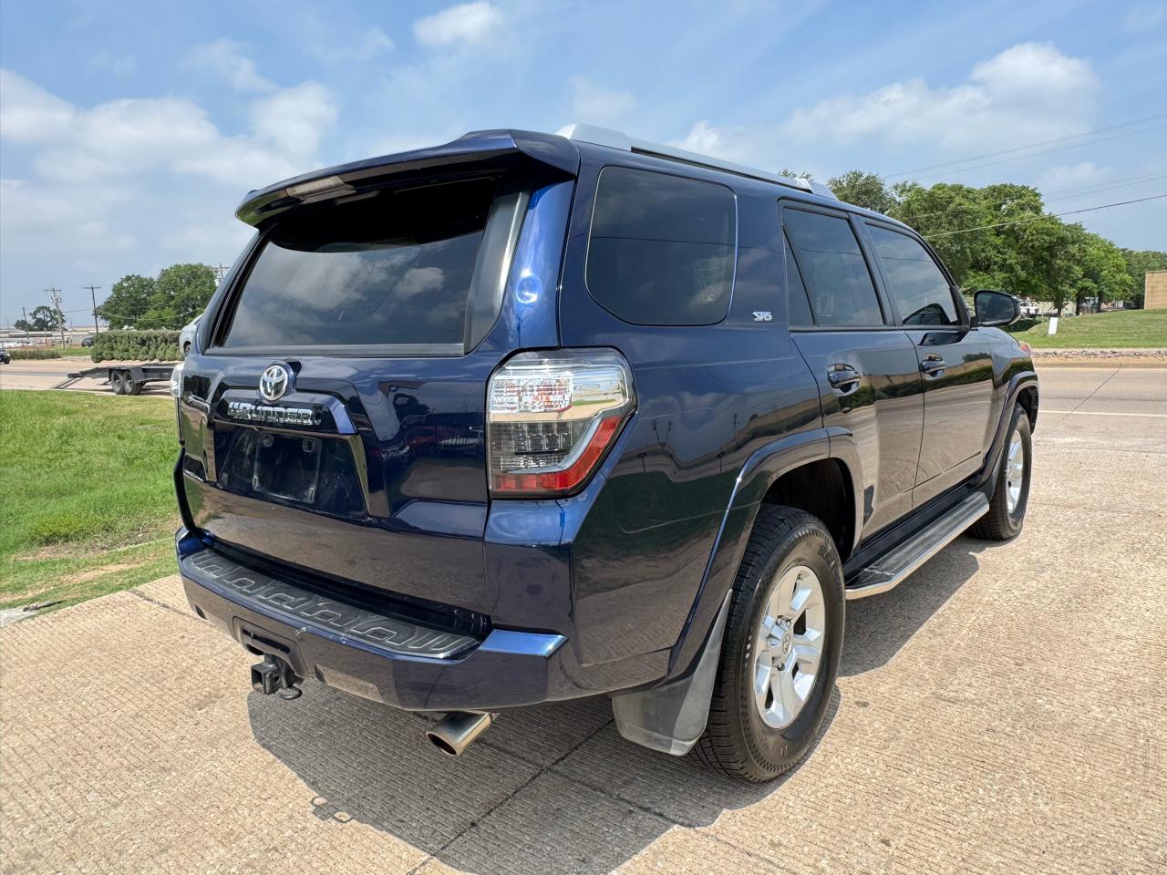 Toyota 4Runner SR5 2WD 2014