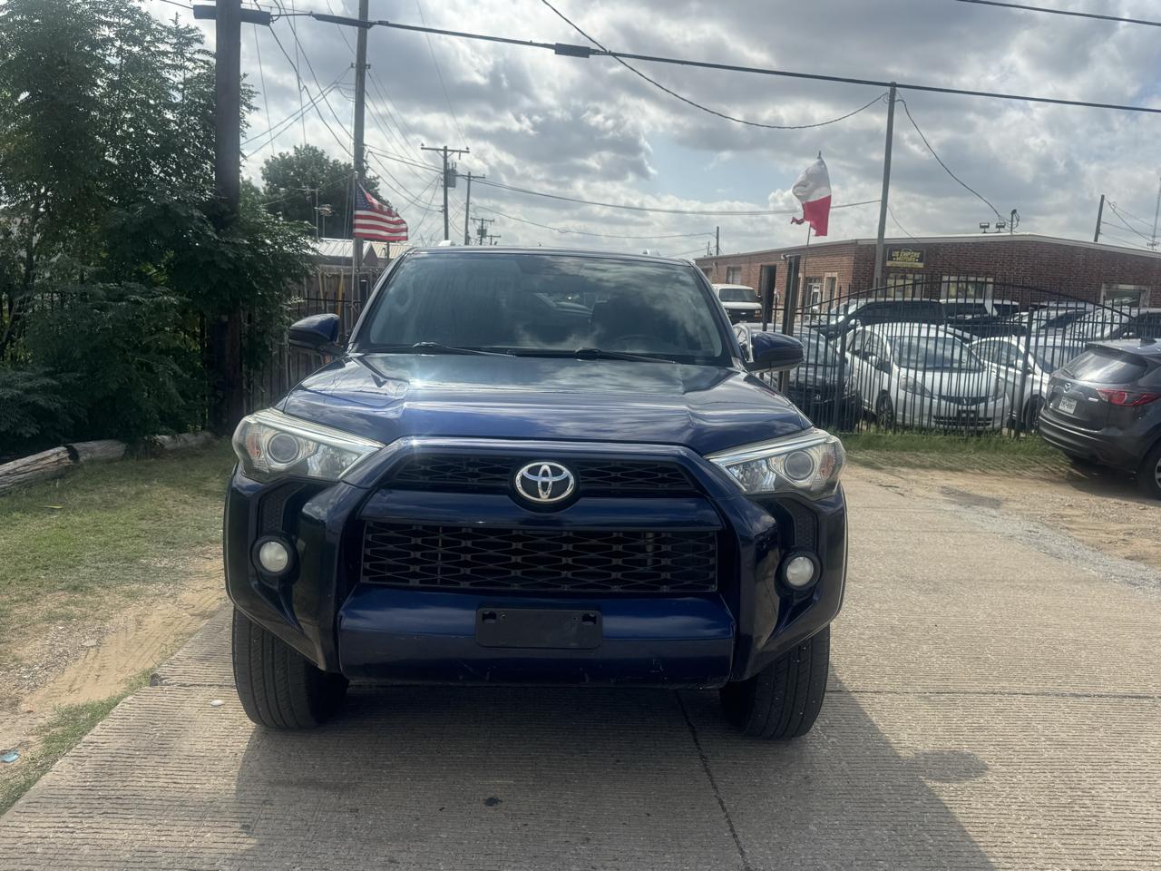 Toyota 4Runner SR5 2WD 2014