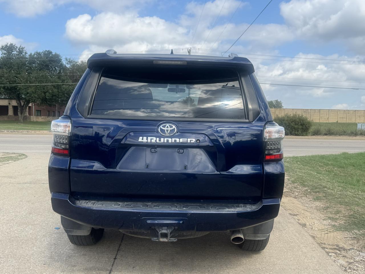 Toyota 4Runner SR5 2WD 2014