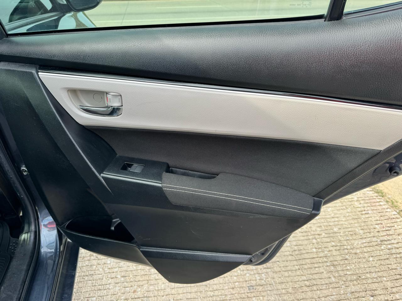 Toyota Corolla XLE CVT 2019