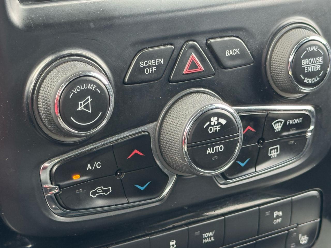 RAM 1500 Sport Crew Cab SWB 2WD 2013