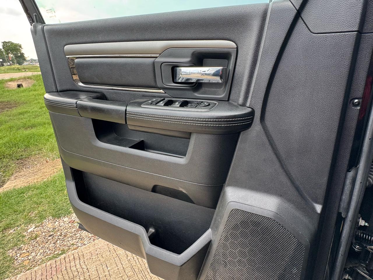 RAM 1500 Sport Crew Cab SWB 2WD 2013