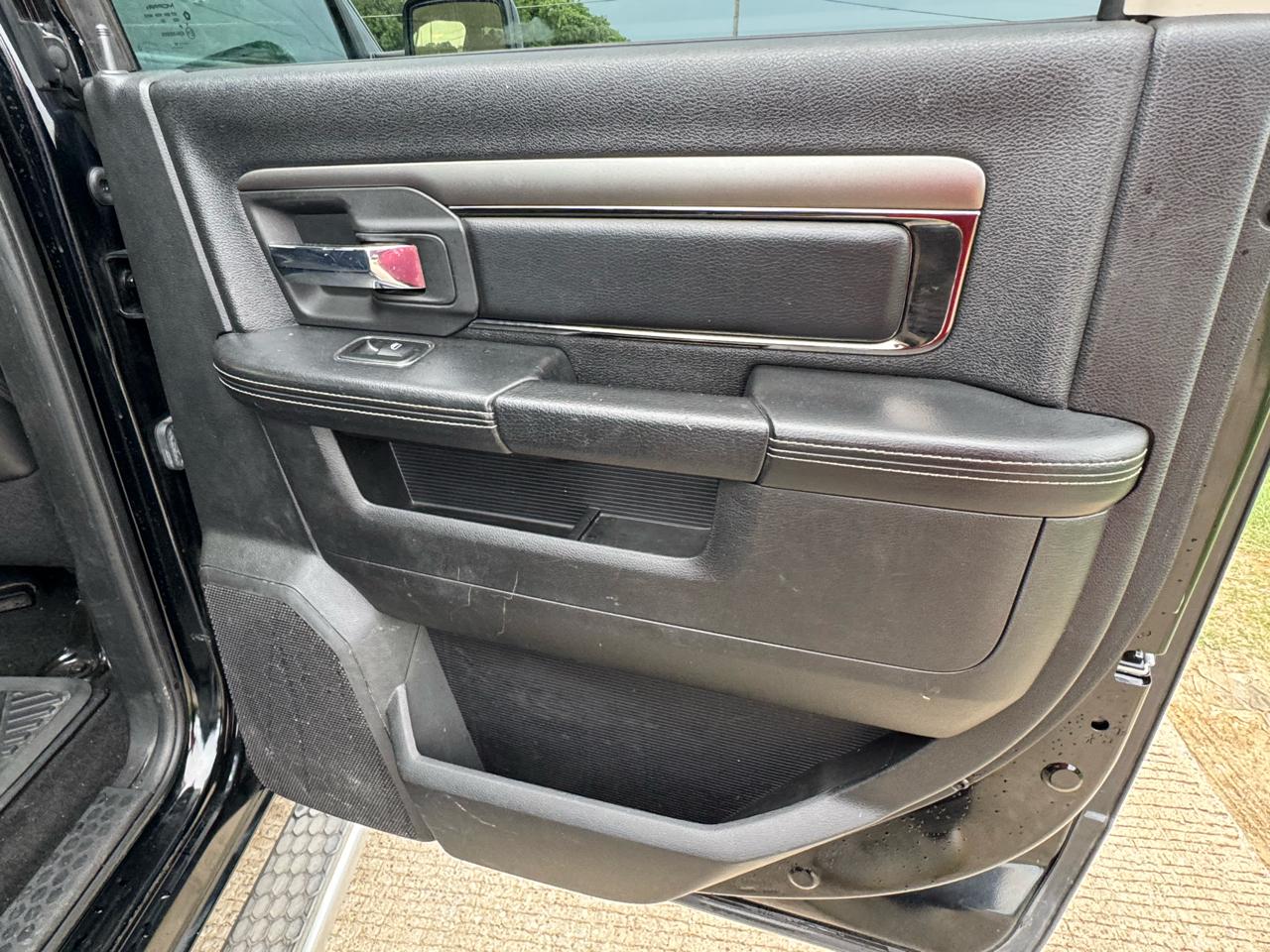 RAM 1500 Sport Crew Cab SWB 2WD 2013