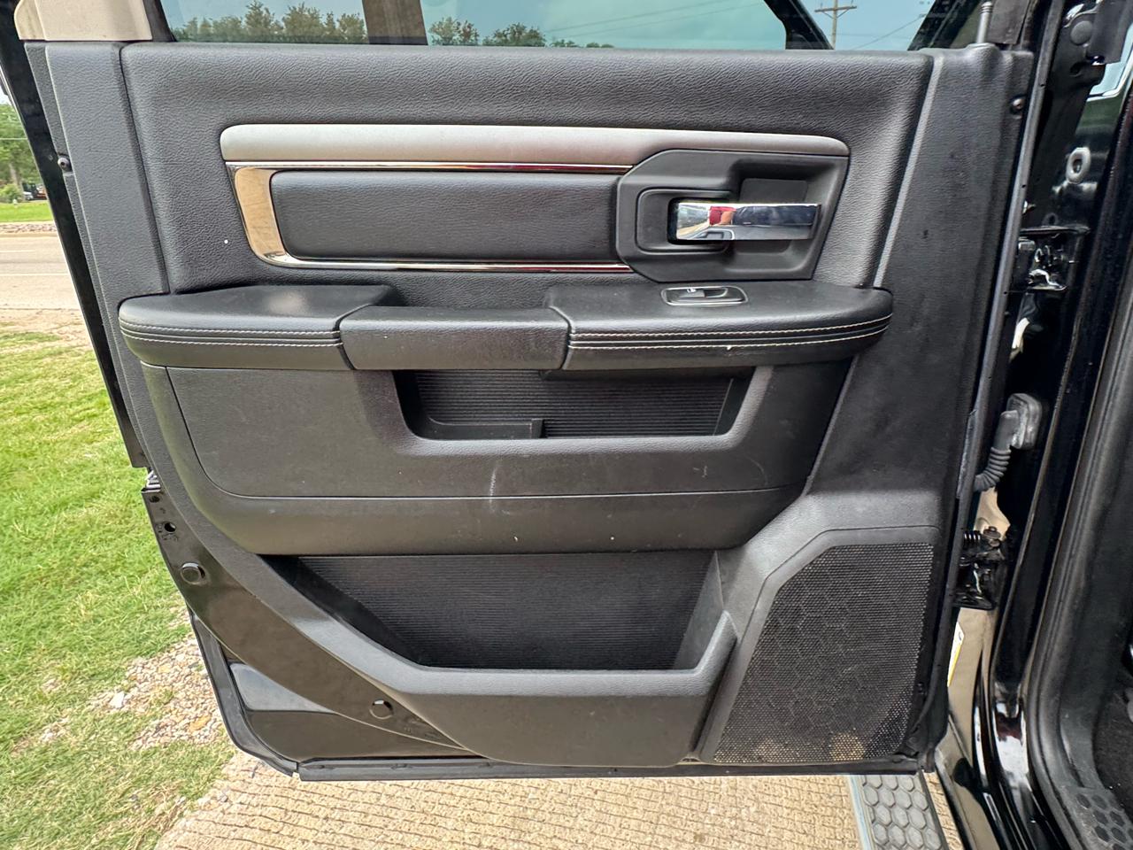 RAM 1500 Sport Crew Cab SWB 2WD 2013