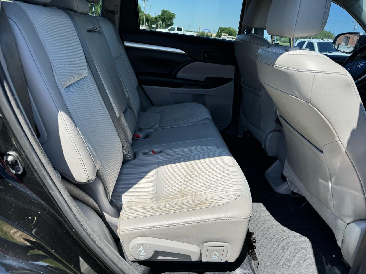 Toyota Highlander LE Plus V6 FWD (Natl) 2014
