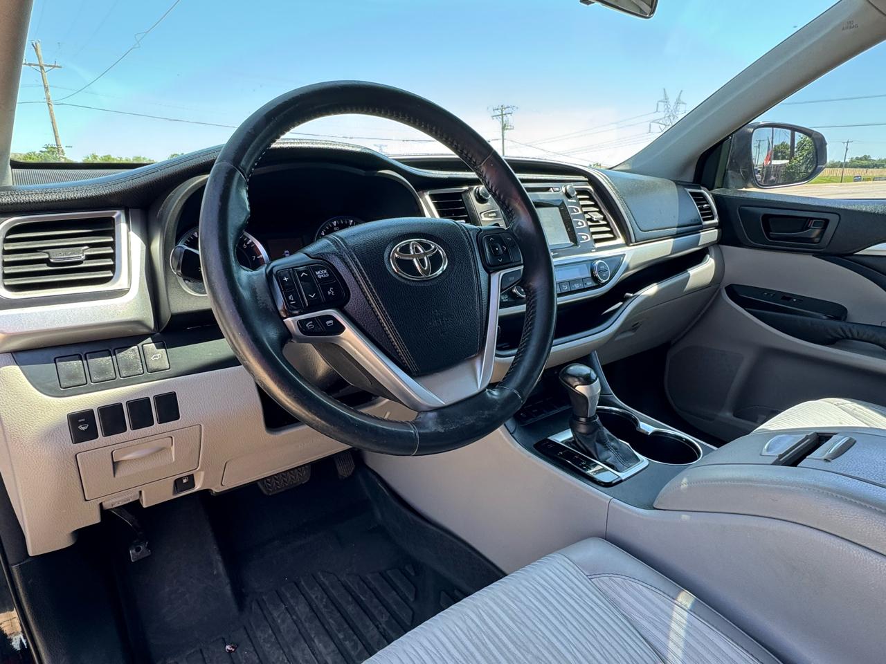 Toyota Highlander LE Plus V6 FWD (Natl) 2014