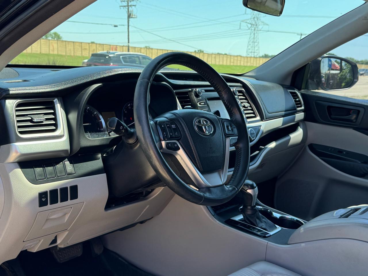 Toyota Highlander LE Plus V6 FWD (Natl) 2014