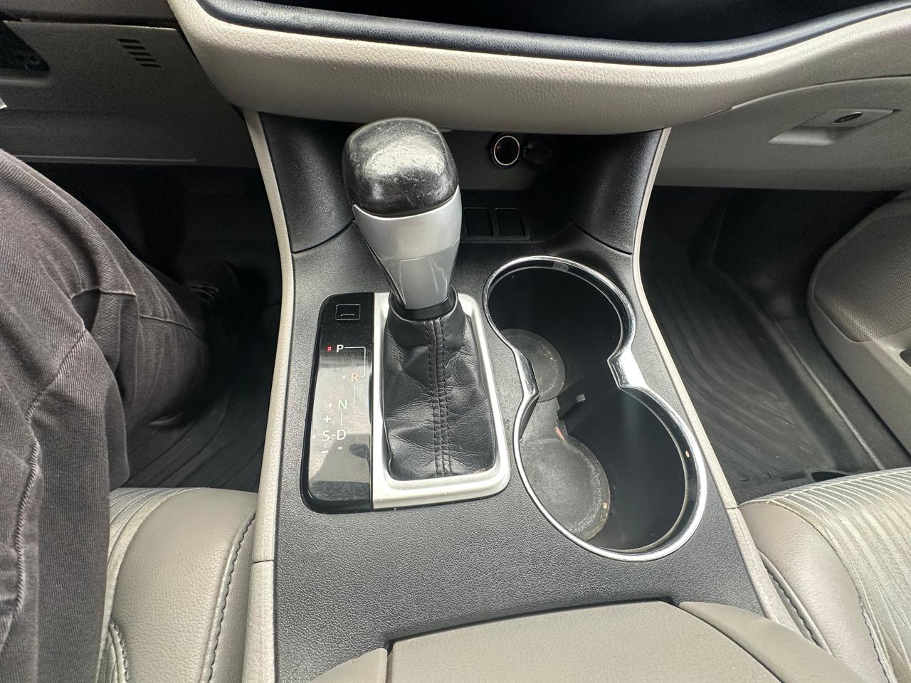 Toyota Highlander LE Plus V6 FWD (Natl) 2014