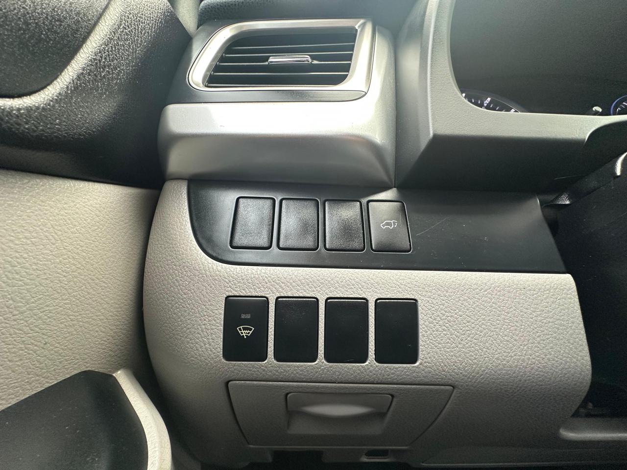 Toyota Highlander LE Plus V6 FWD (Natl) 2014