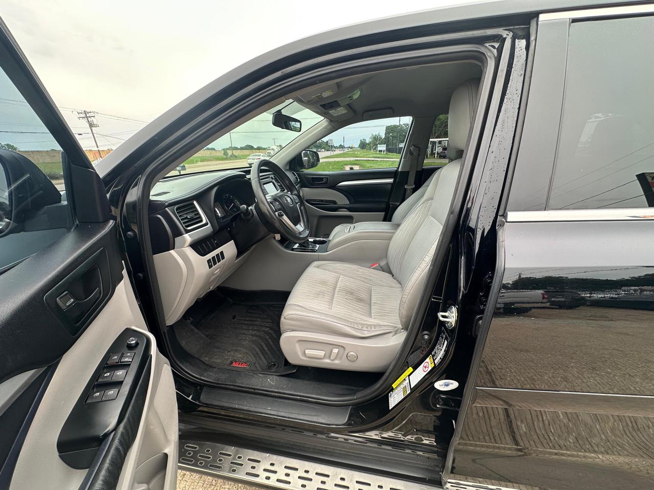 Toyota Highlander LE Plus V6 FWD (Natl) 2014